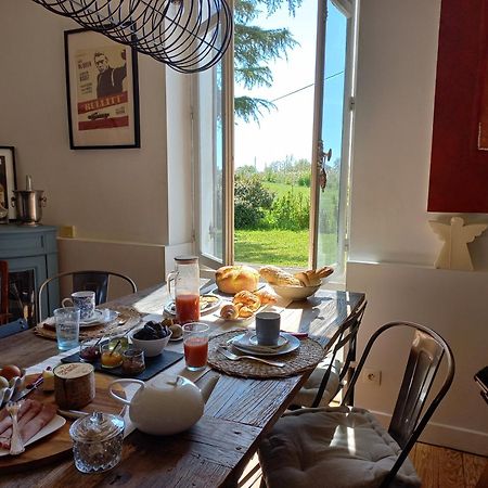 Bed and Breakfast L' Embellie Sur Lot Sainte-Livrade-sur-Lot Exterior foto