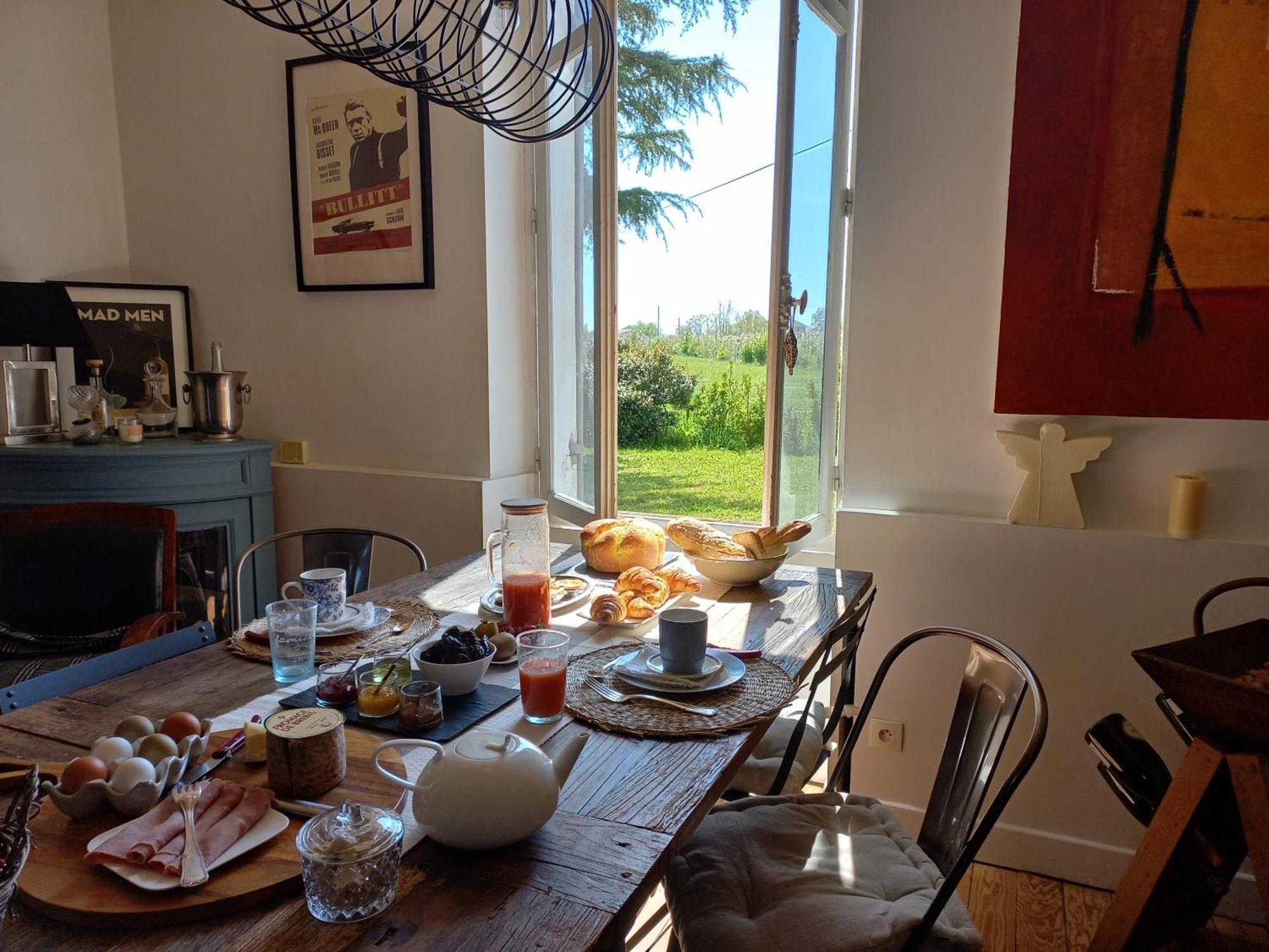 Bed and Breakfast L' Embellie Sur Lot Sainte-Livrade-sur-Lot Exterior foto