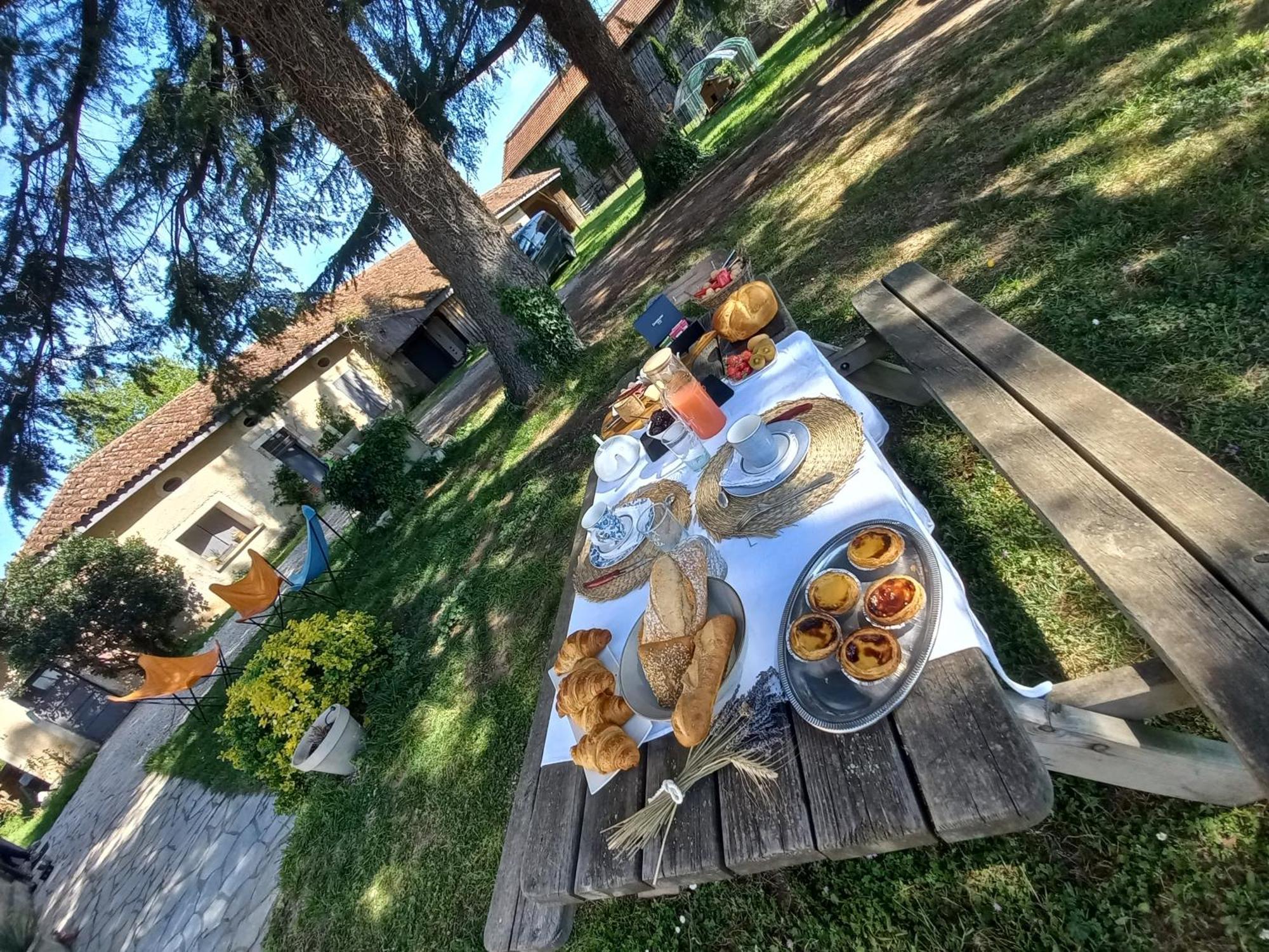 Bed and Breakfast L' Embellie Sur Lot Sainte-Livrade-sur-Lot Exterior foto
